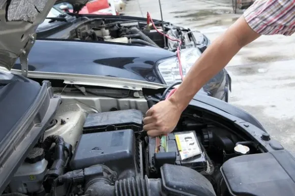 Thời tiết ảnh hưởng như thế nào đến tuổi thọ của ắc quy?